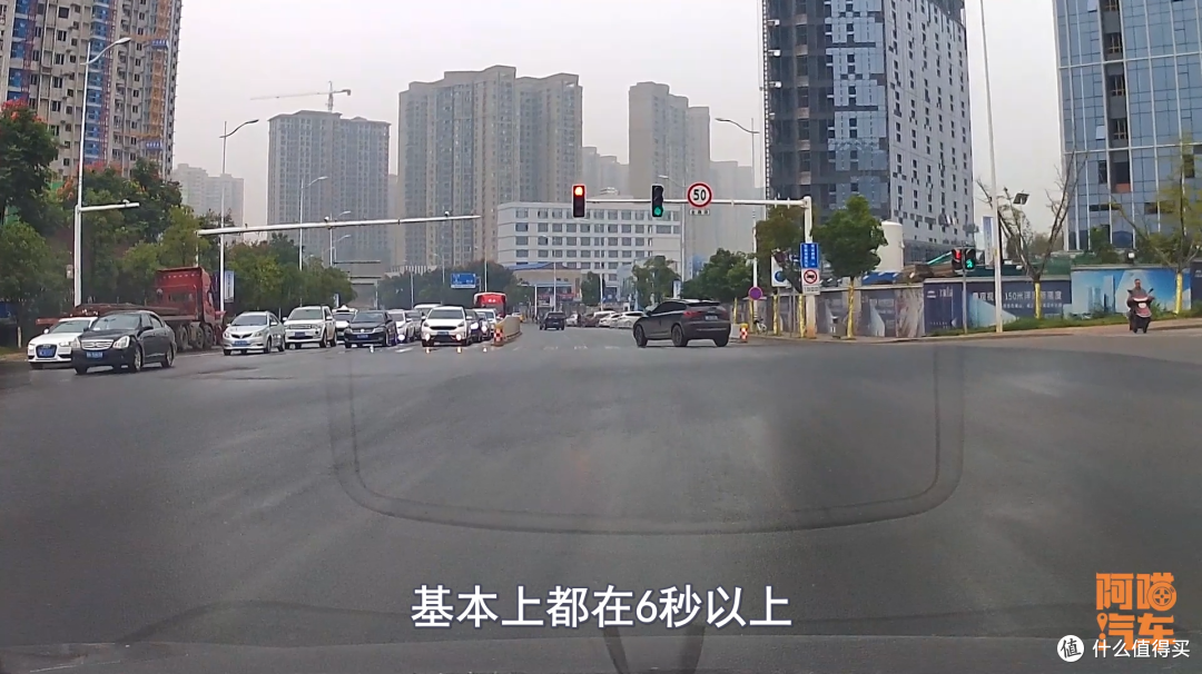 终于知道为何很多司机开过电车后,再也不想碰油车,喵哥有话要说