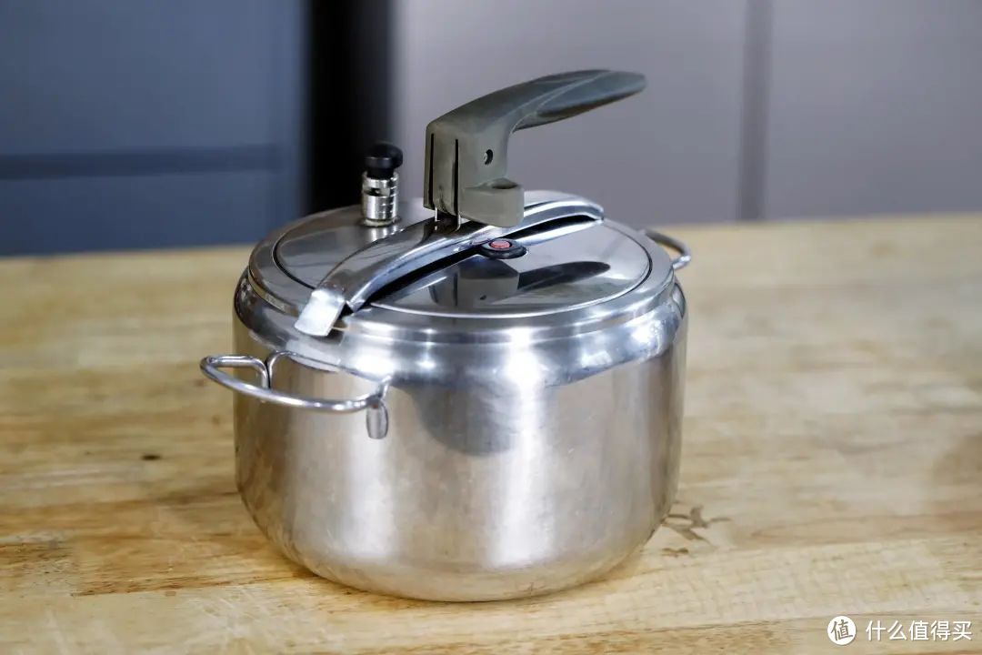 蒸煮炖，自用压力锅对比横评，传统电子哪种更好用？