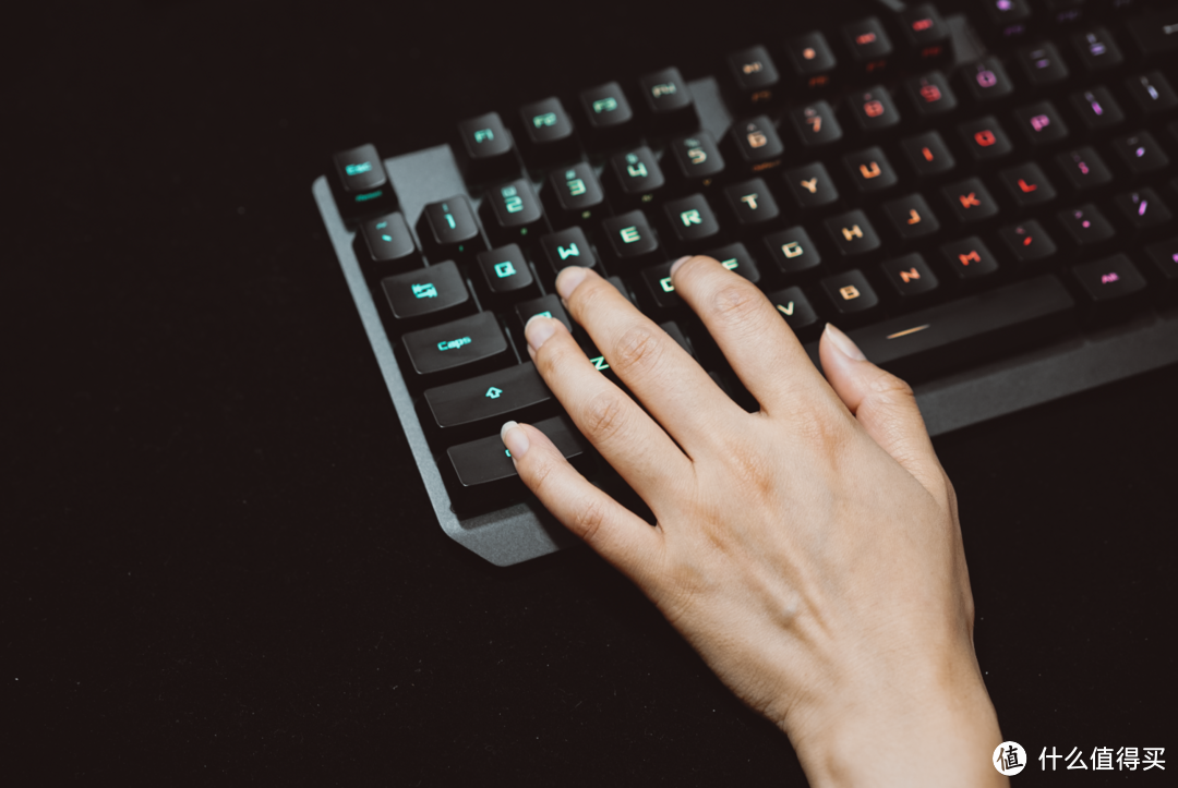 ROG游侠RX蓝轴机械键盘体验：谁说没有樱桃轴体就算不上好键盘？