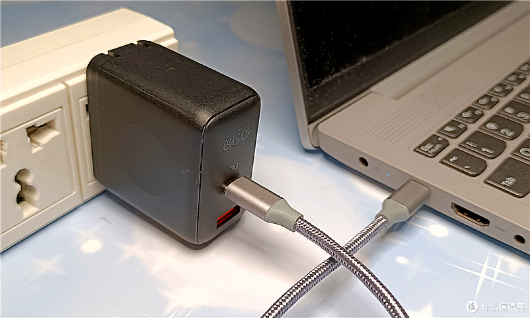 氮化镓让快充更高效、更智能、更安全——QCY 65W双口快充头测评