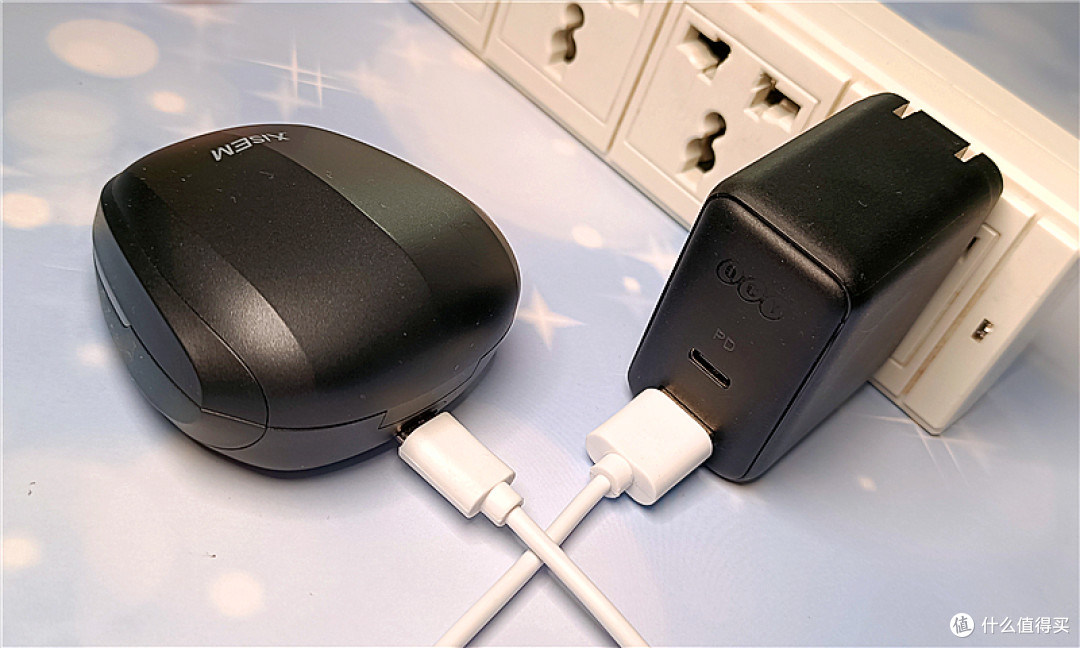 氮化镓让快充更高效、更智能、更安全——QCY 65W双口快充头测评