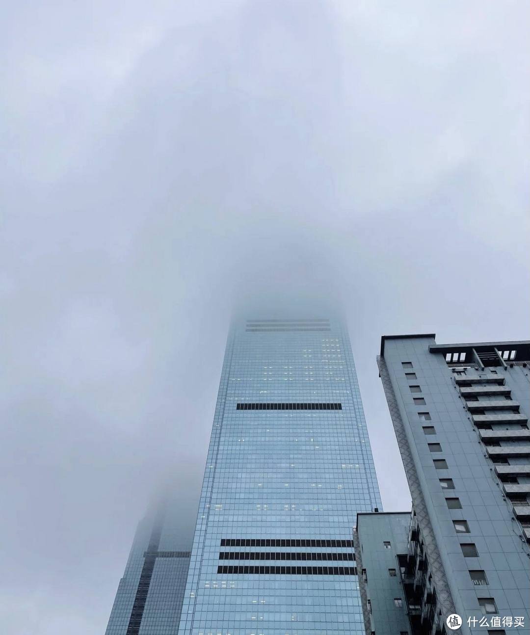 梅雨季房间潮湿，活性炭除湿盒不顶用，千挑万选还是这款除湿机更实用