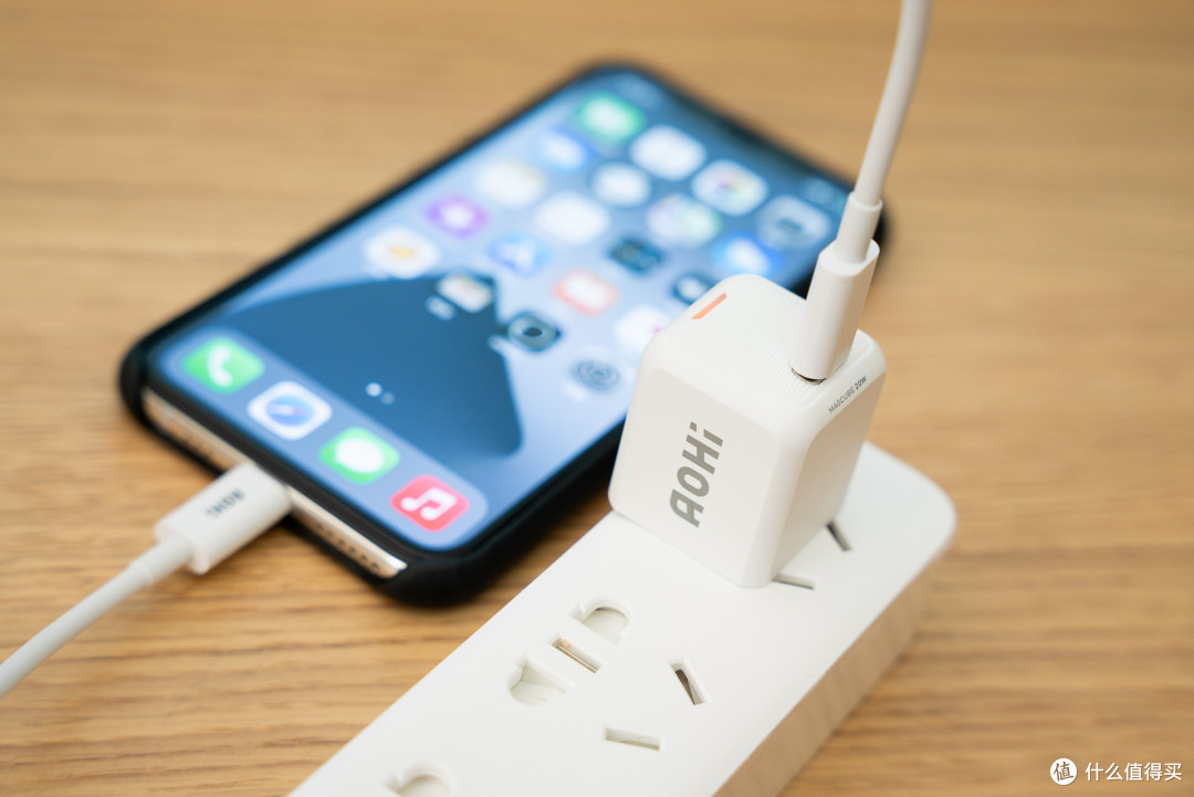 AoHi 20W 微型大功率充电器使用分享,iPhone12 专属定制