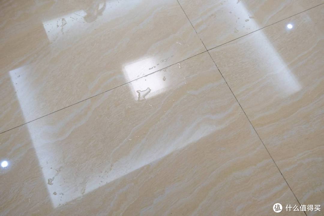 吸拖一体,完全解放双手,蓝宝扫地机器人全屋清洁体验