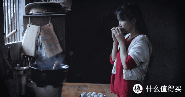 李子柒驱车7小时到四川自贡，干活麻利炼井盐，穿旗袍的样子真美