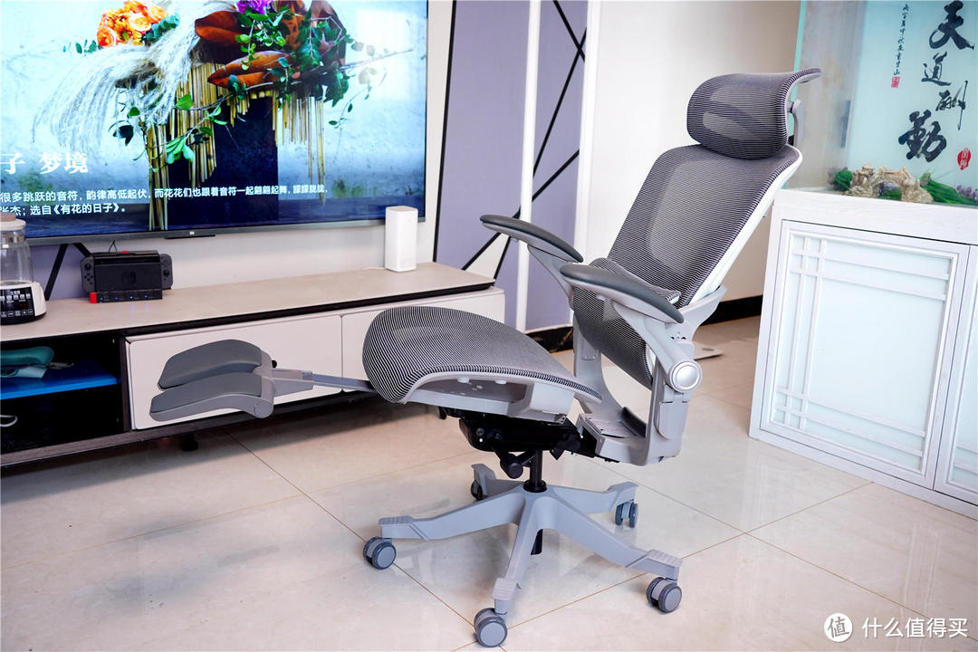 缓解疲劳，降低久坐危害，你可以选择网易严选3D悬挂腰靠人体工学转椅！