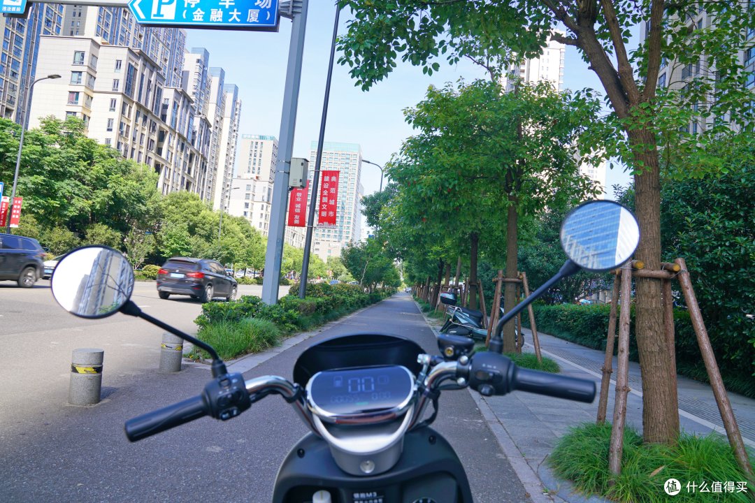 滴滴,环保又好骑!雅迪M3电轻摩上手体验
