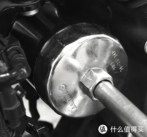 关于发动机漏油，机油滤清器表示有的“锅”真背不了