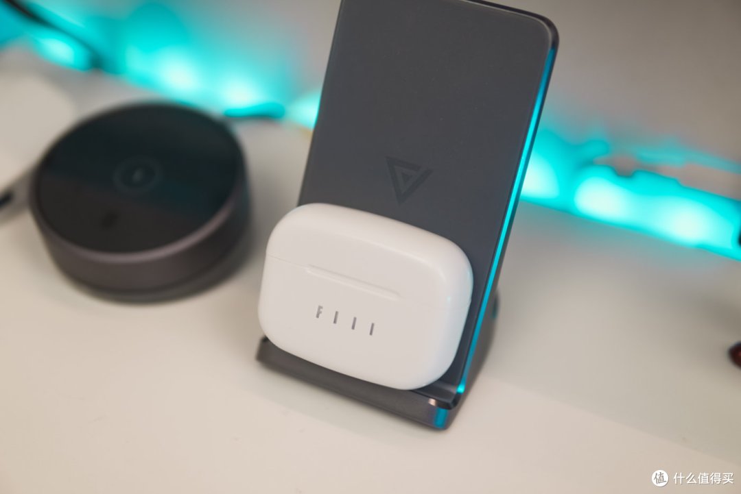 全新发售的FIIL CC Pro（陶瓷白），同价位降噪耳机天花板