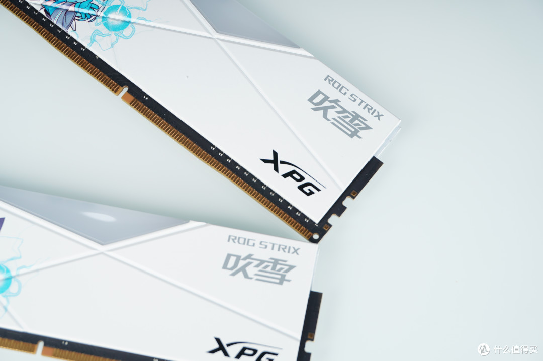 静观其变iCUE 7000X RGB+吹雪限定内存：夏日清凉轻度二次元主机