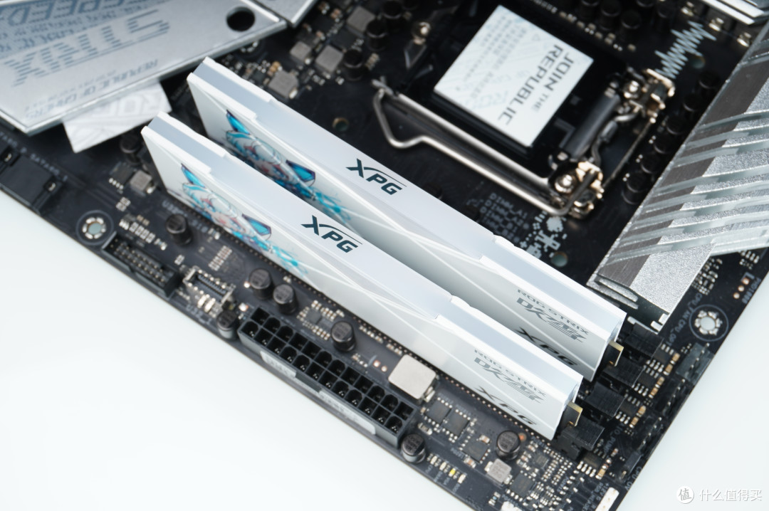 静观其变iCUE 7000X RGB+吹雪限定内存：夏日清凉轻度二次元主机