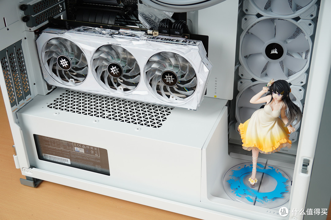 静观其变iCUE 7000X RGB+吹雪限定内存：夏日清凉轻度二次元主机