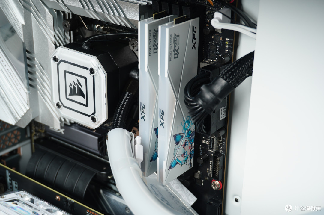 静观其变iCUE 7000X RGB+吹雪限定内存：夏日清凉轻度二次元主机