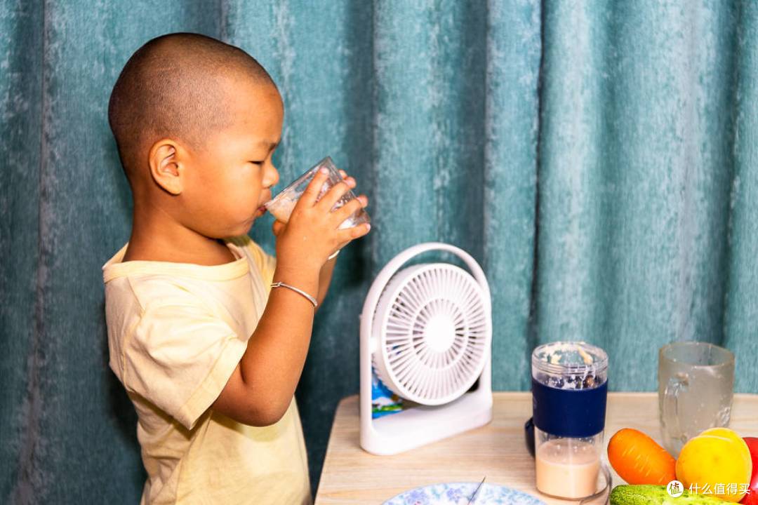 夏日果汁榨着喝！利仁便携式果蔬榨汁杯轻体验