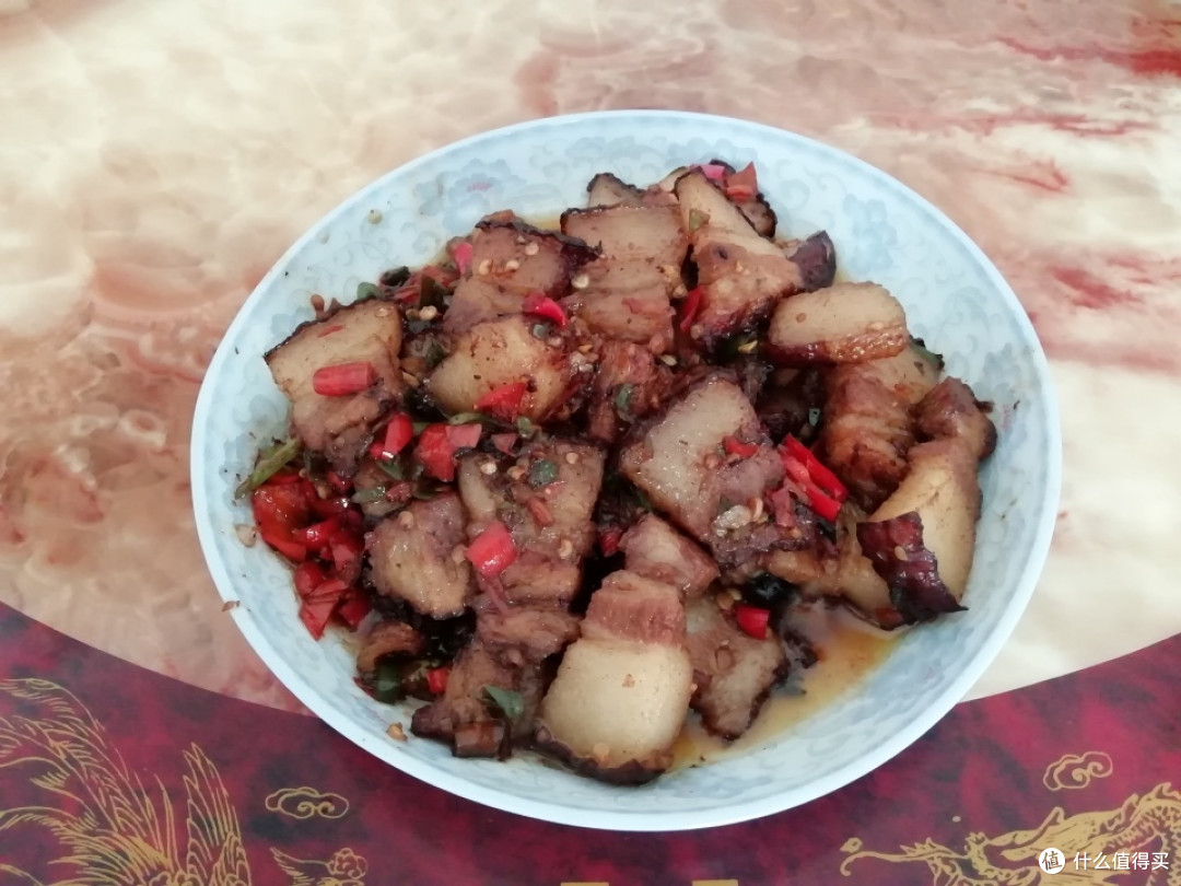 江西农村人的午餐,在朋友圈走红,网友:伙食这么好,想不胖都难
