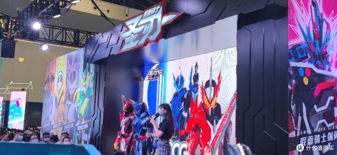 火热的天感受火爆的CCG动漫游戏展