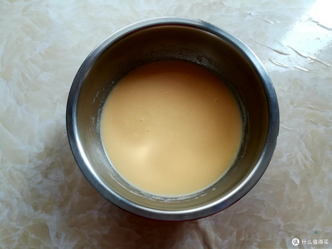 夏天买蛋挞皮总变形？教你在家做，不擀皮不折叠，又香又酥特解馋