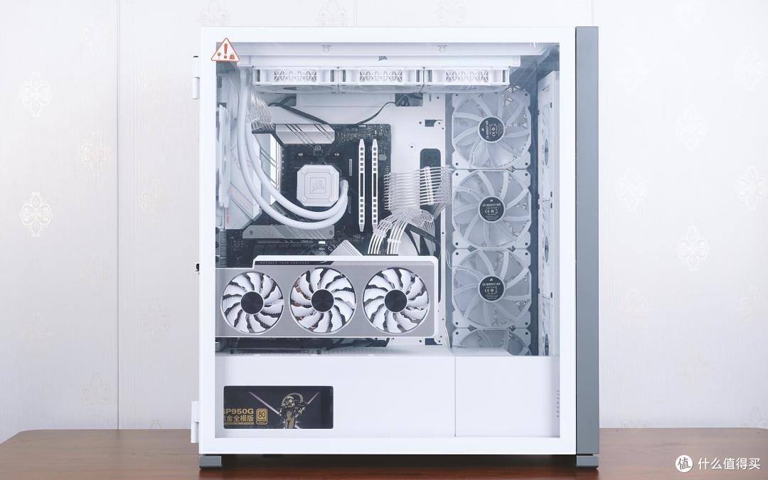 美商海盗船 7000X 正面的侧透