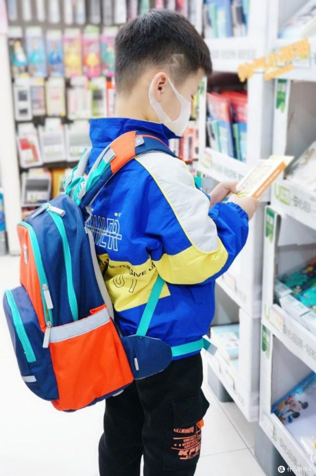 减负护脊的小学生书包必备： 亲贝适护脊书包