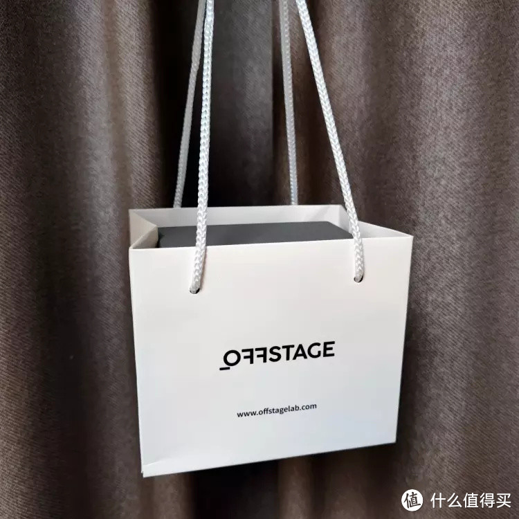 当把太阳镜用到手表上，OFFSTAGE秘镜手表做到了梦幻与现实相碰