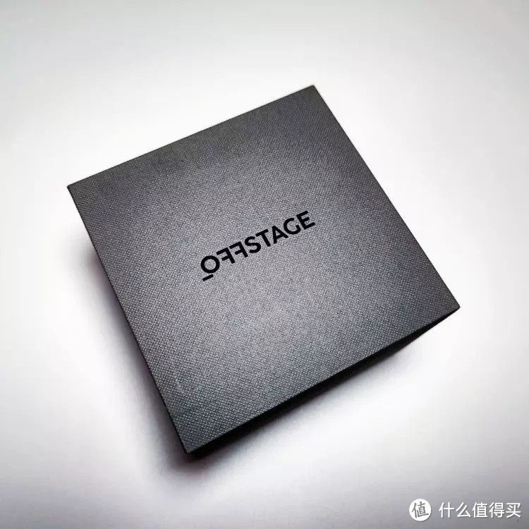 当把太阳镜用到手表上，OFFSTAGE秘镜手表做到了梦幻与现实相碰