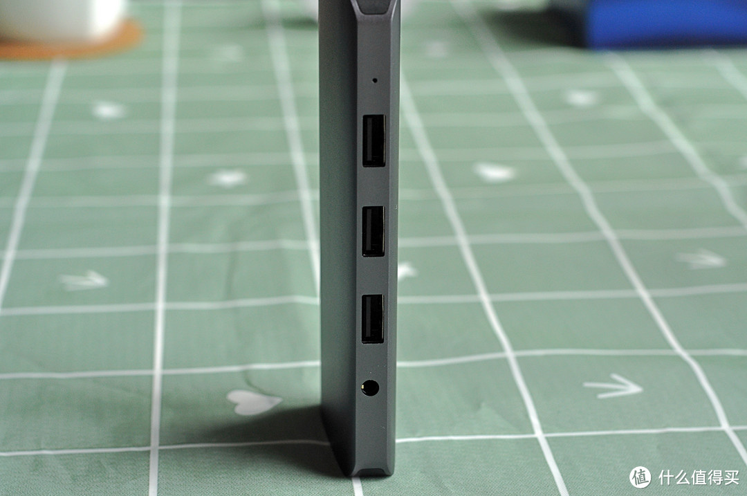 绿联USB-C多功能扩展坞：多种数据传输更高效