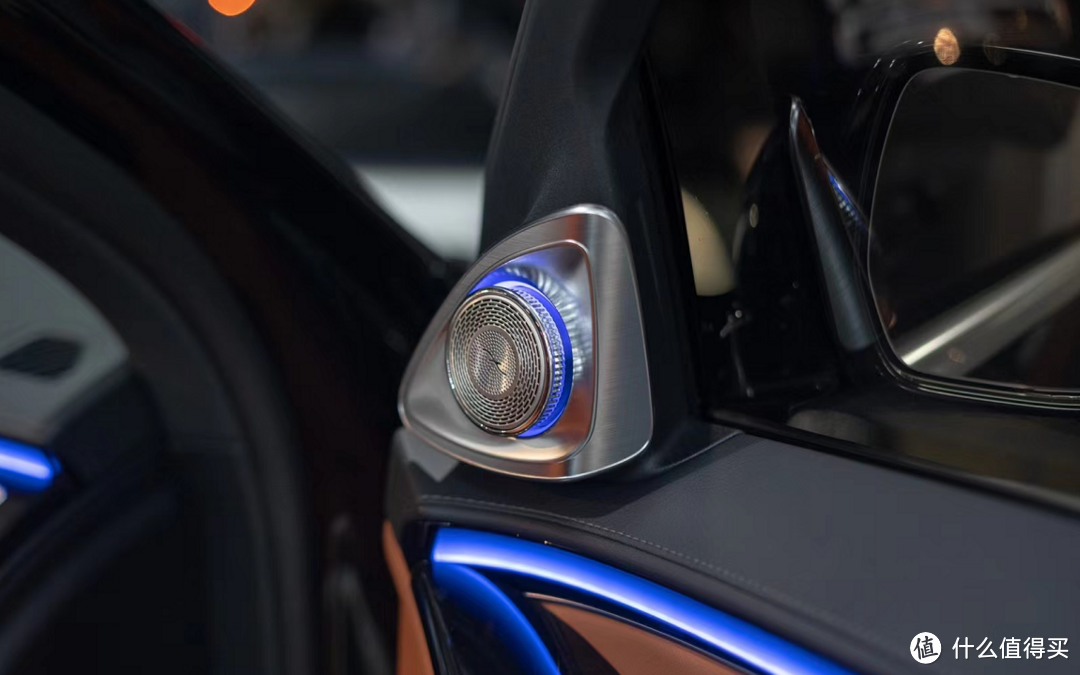 奔驰21款S级豪华配置升级的首选，主动式环境氛围灯案例