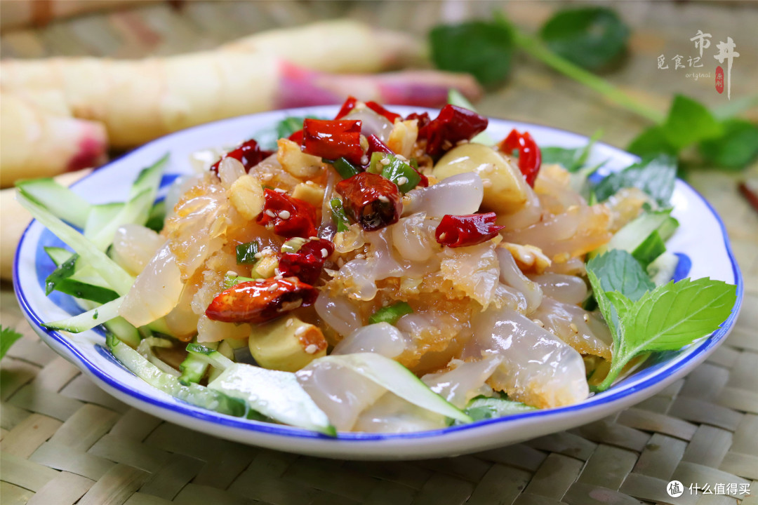 夏天凉拌菜，拍黄瓜腌萝卜靠边站，这海鲜凉拌嘎嘣脆，咳嗽要常吃