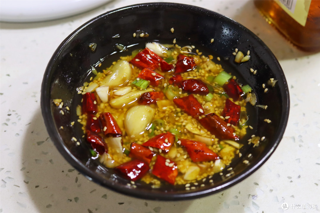 夏天凉拌菜，拍黄瓜腌萝卜靠边站，这海鲜凉拌嘎嘣脆，咳嗽要常吃