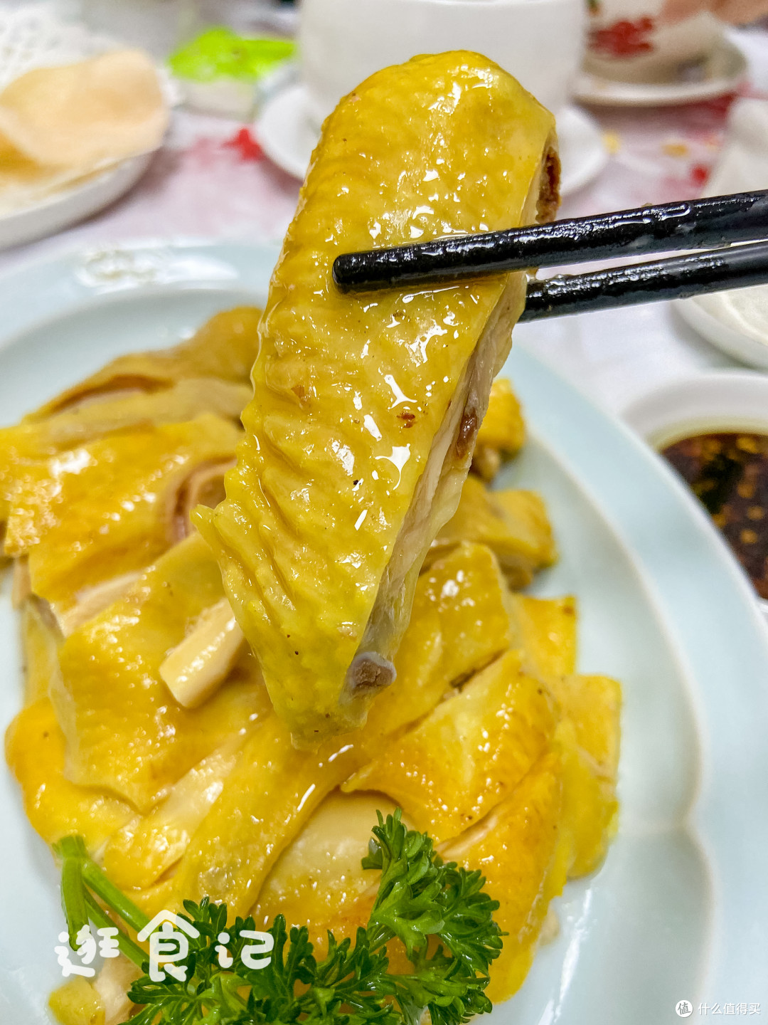 扬州这家茶餐厅名唤嘉味味不佳，堪称高配避风塘