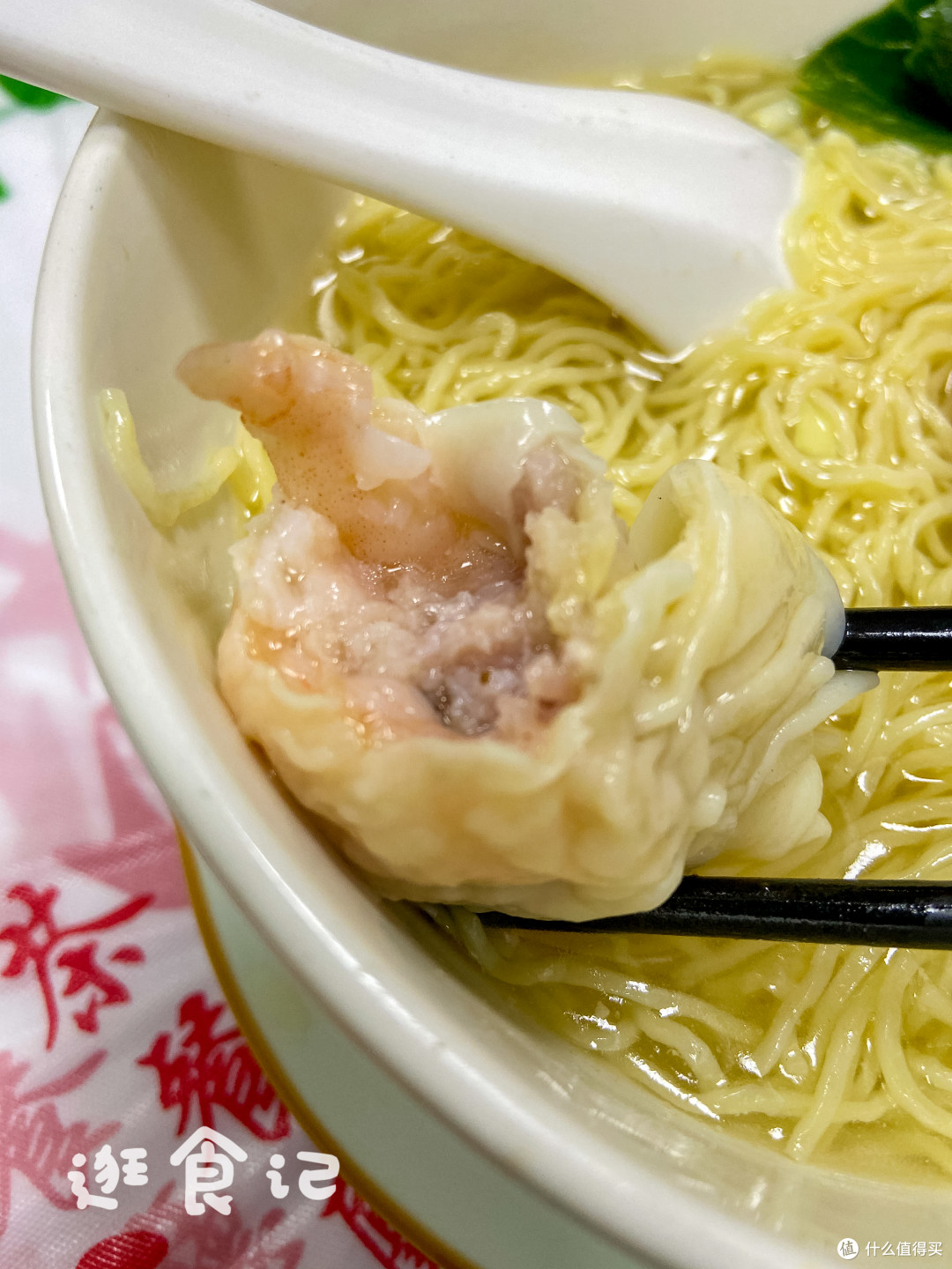 扬州这家茶餐厅名唤嘉味味不佳，堪称高配避风塘
