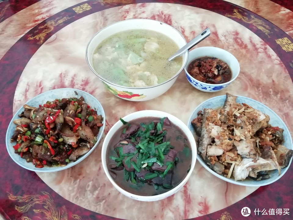 晒晒婆婆做的午餐,不精致却很合胃口,网友:好婆婆,真羡慕!