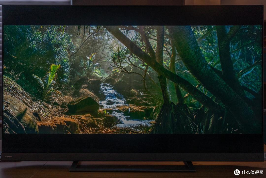 120HZ VRR超瞬屏,1500尼特HDR的东芝旗舰Z740F液晶电视评测