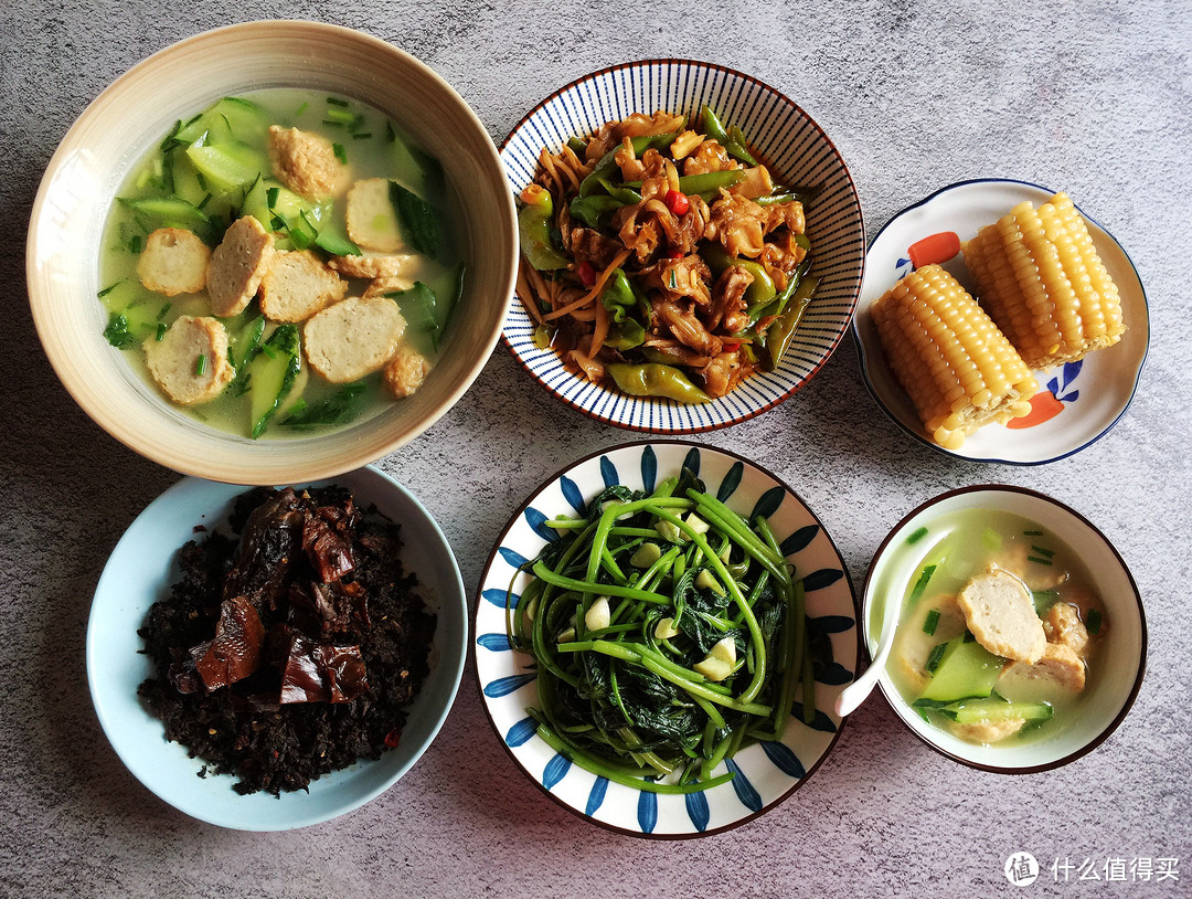 广东夫妻俩的午餐，半小时搞定3菜1汤，清爽可口又下饭，很接地气