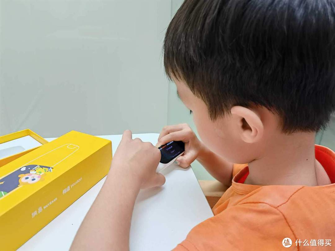 少儿学语言识字,有道词典笔K3一笔搞定