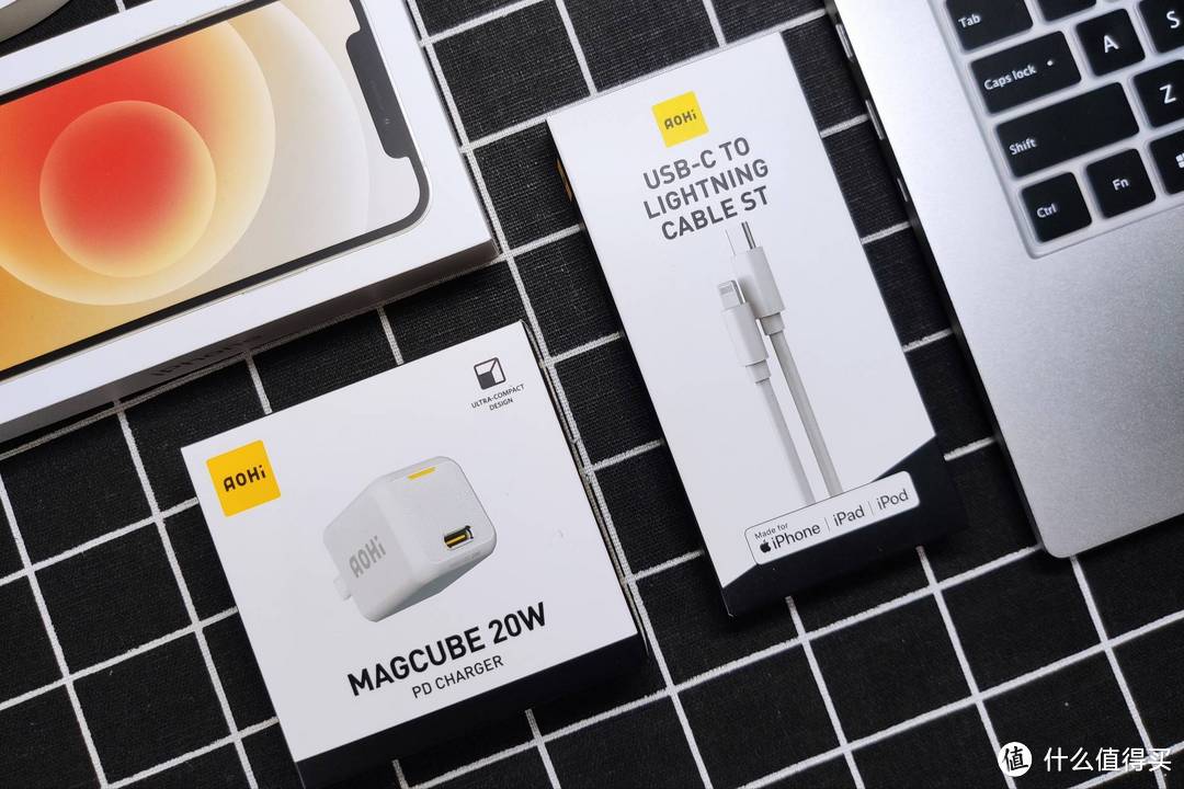 Aohi Magcube 20W充电套装VS苹果原装，谁胜谁负？