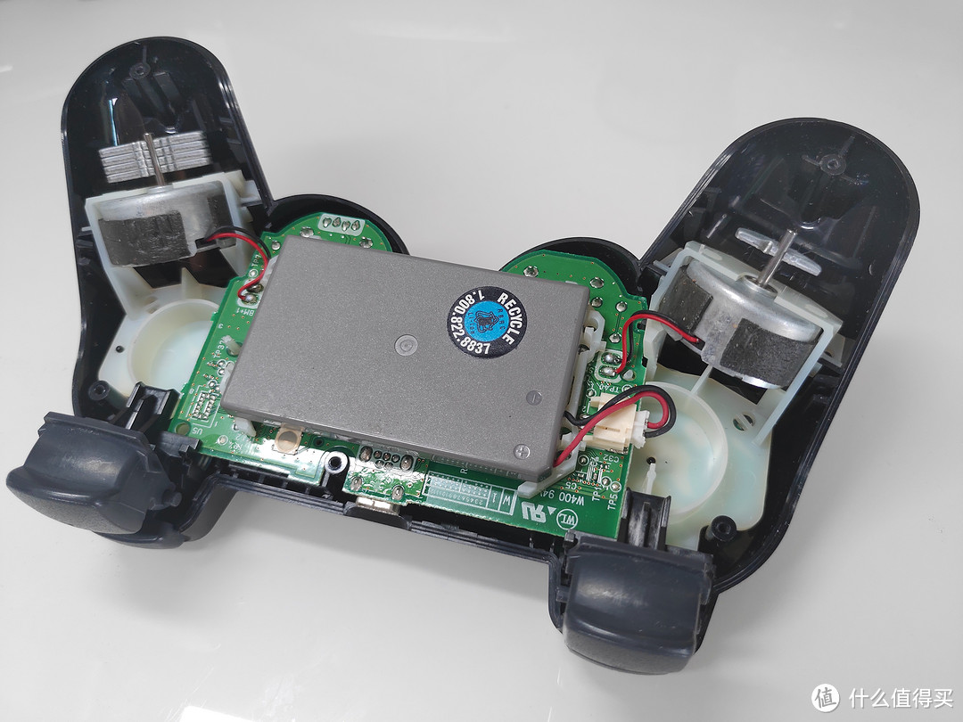 简单一招修复PS3手柄串键故障。