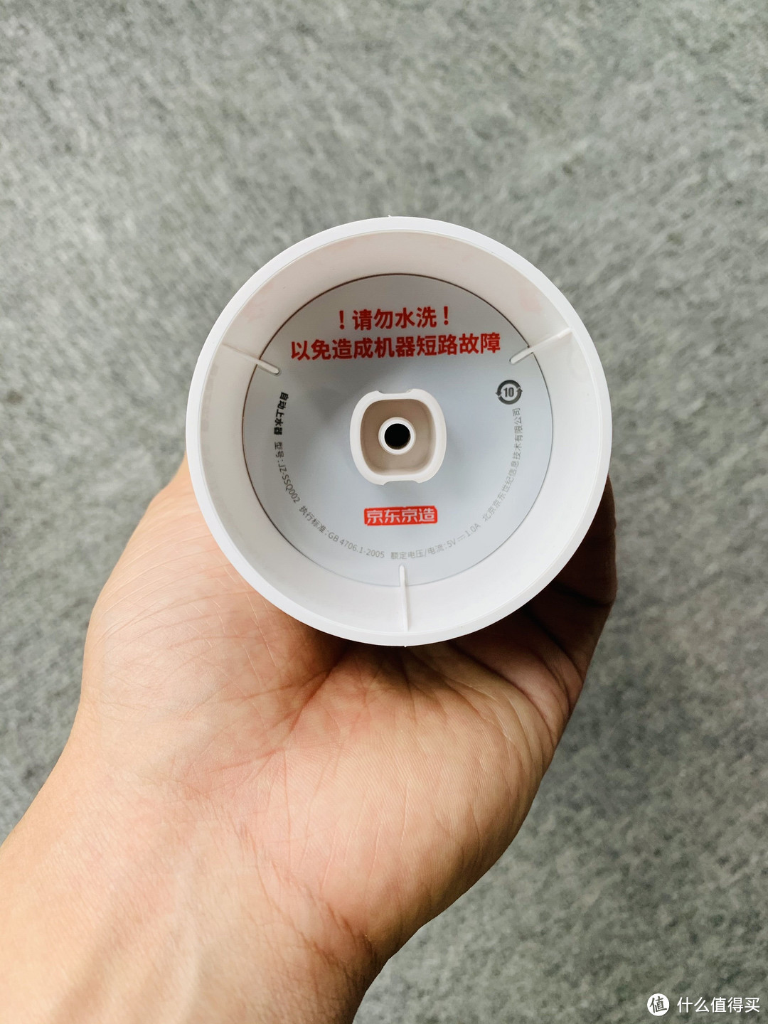 为了不再浑身是汗的搬水,我入手了京造自动上水器