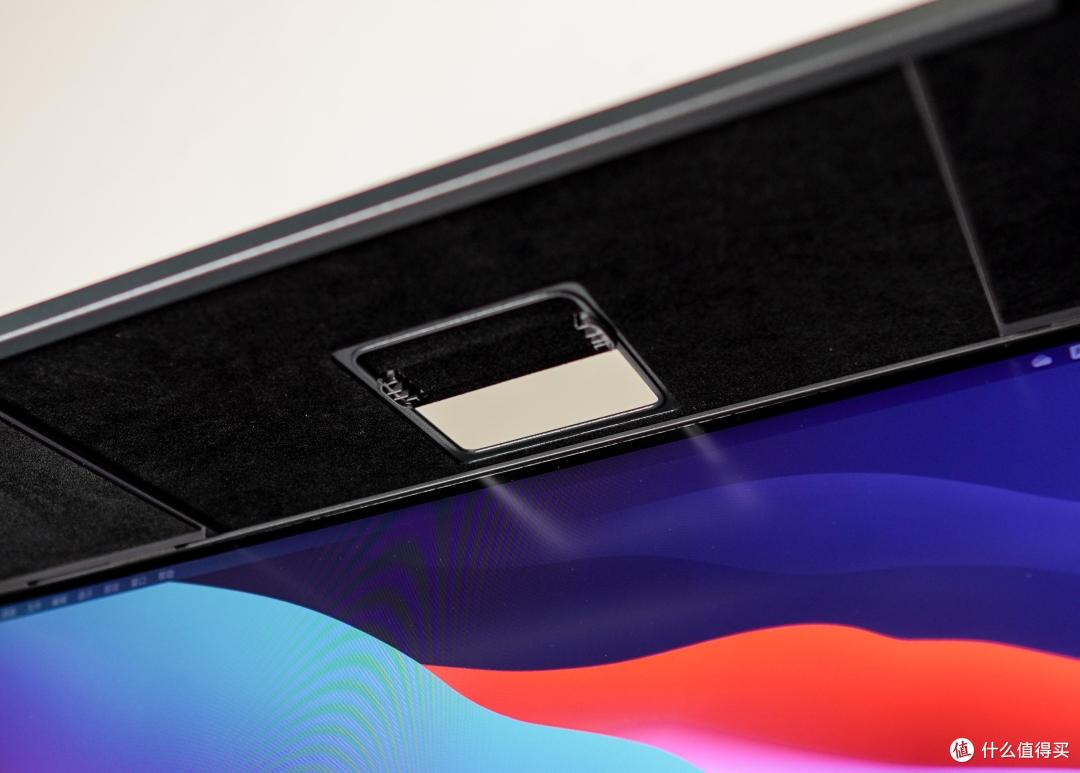 我的第一间工作室:围绕着macBook Pro组建的完整版生产力小桌面