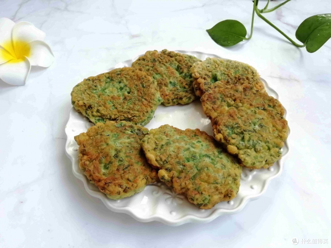 鸡蛋和它是绝配，切碎拌好锅中一煎，出锅香味四溢，上桌就扫光