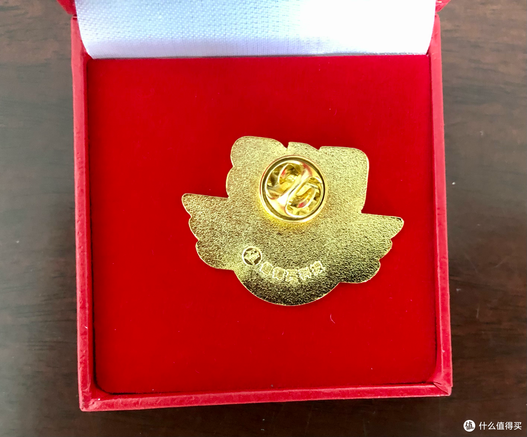 背面处理的也还不错.