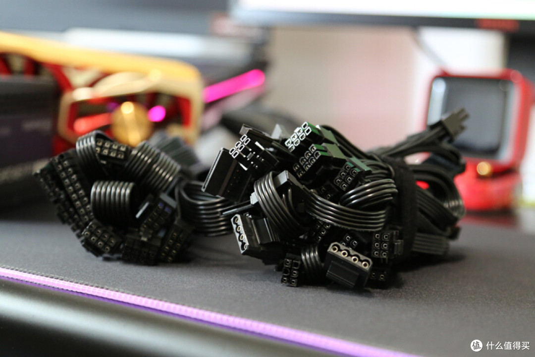 RTX 3080Ti好搭档!Thermaltake TT PF1 钢影850W铂金全模组电源开箱