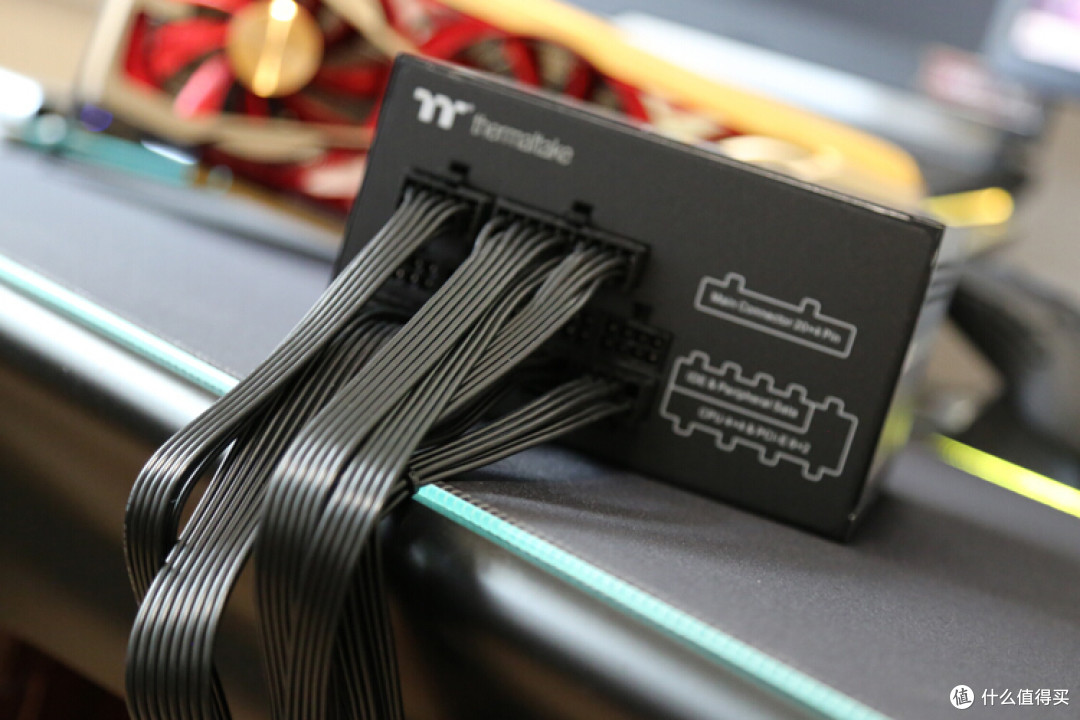 RTX 3080Ti好搭档!Thermaltake TT PF1 钢影850W铂金全模组电源开箱