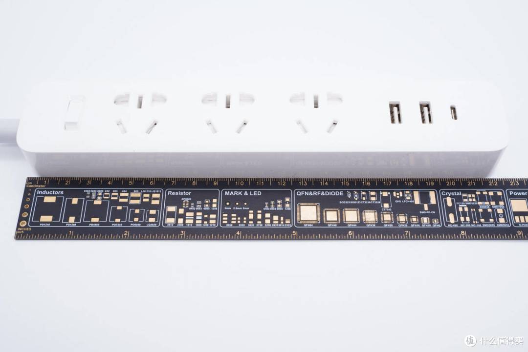 支持9V2.22A快充,配备3个USB快充接口,小米插线板20W快充版(2A1C)开箱评测