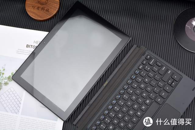 酷比魔方iWork 20：千元价位超高性价比，二合一平板笔记本电脑