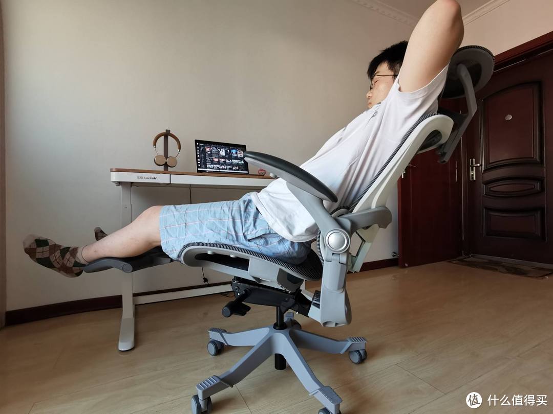办公椅也可以实现“葛优躺”，网易严选人体工学椅办公休闲两相宜