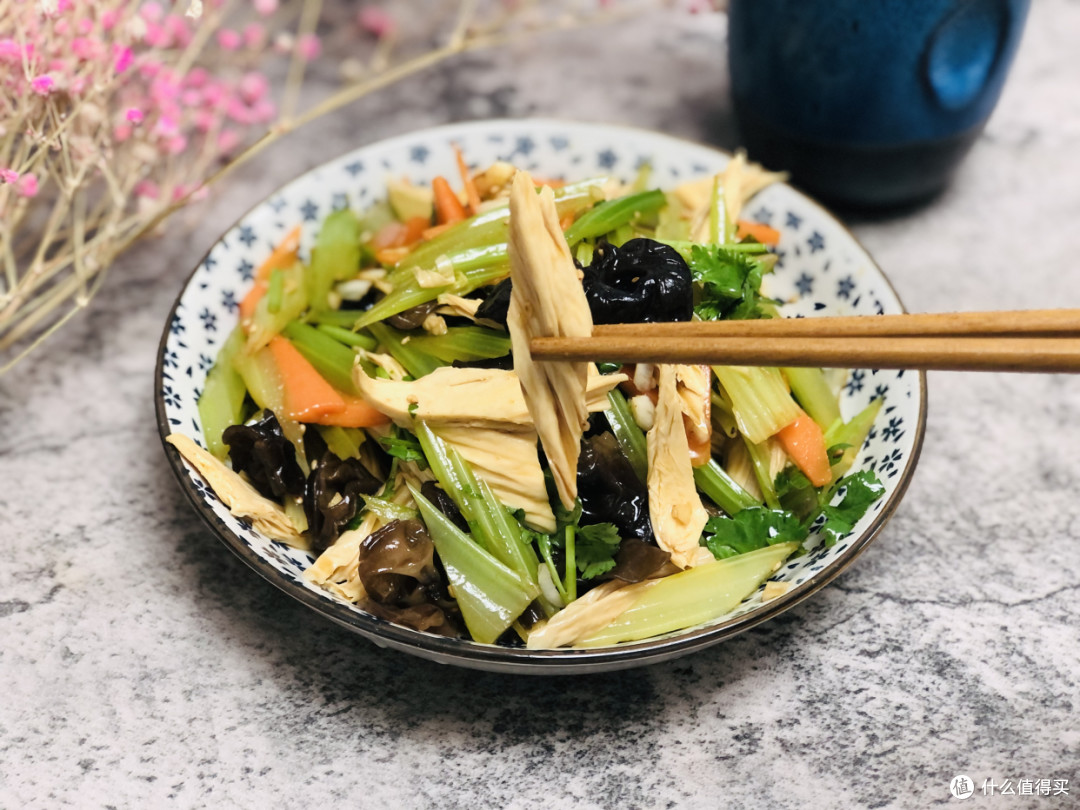 买腐竹,颜色越深品质越好?牢记这3个技巧,辨别腐竹好坏并不难