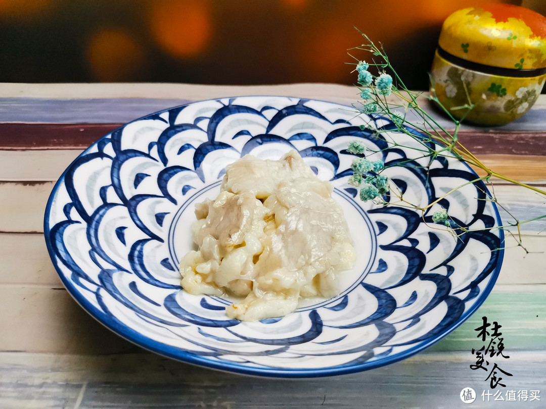 红楼梦美食揭秘，王熙凤娘家的乌鸡油花卷，女性再忙也要蒸来吃