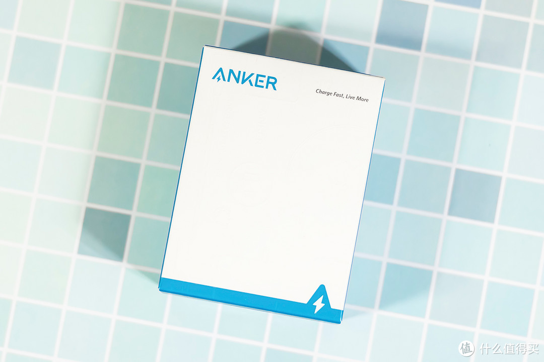 向着极致轻量化前进，Anker 安克氮化镓超能充65W充电器评测