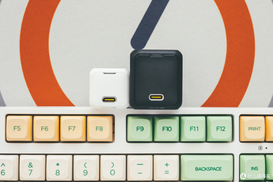 一个管够,彻底解决出行数码充电问题,AOHI Magcube 65w PD快充头解析